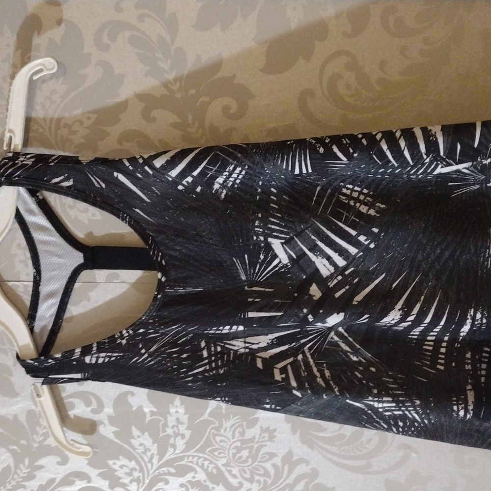 Old navy active top M - Picture 3 of 7